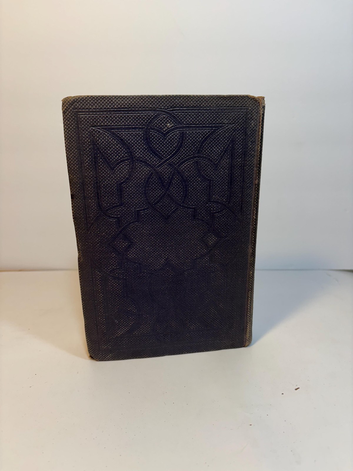 A Complete Collection of The English Poems Which Have Obtained The Chancellor's Gold Medal in The University of Cambridge. New and Enlarged Edition. — photograph 2.