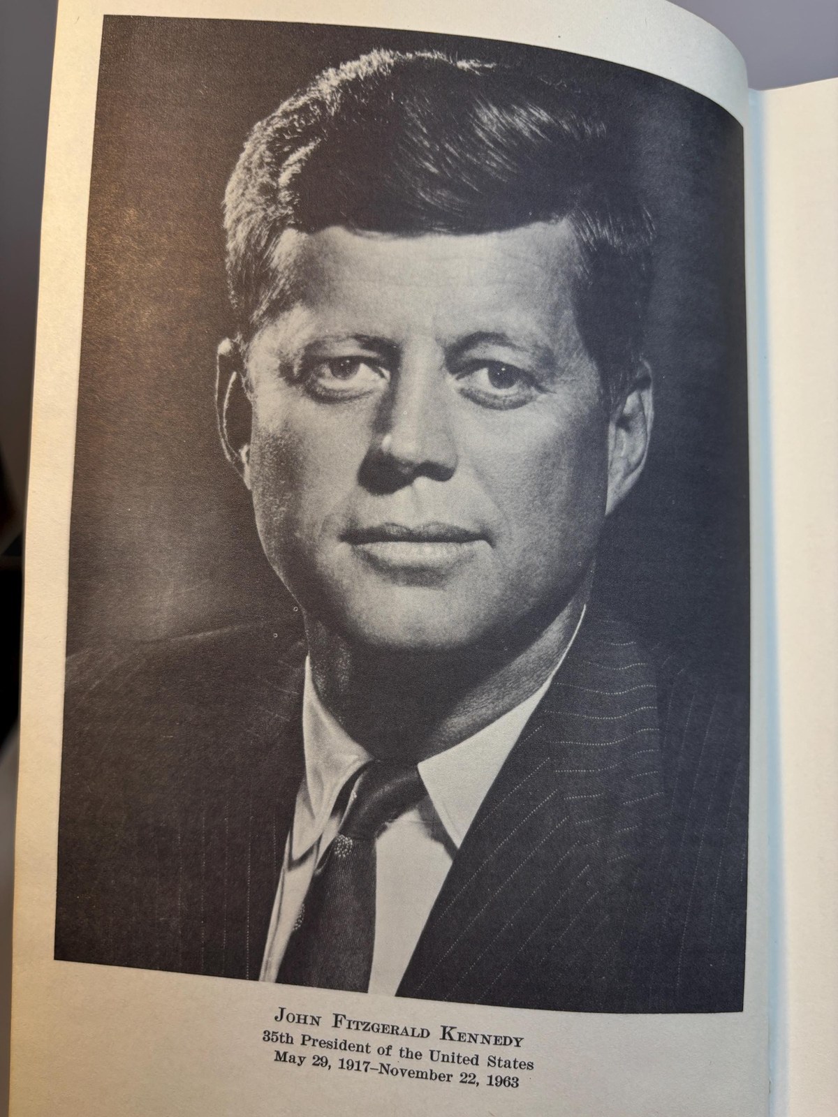 Report of The president's Commission on The Assassination of President John F. Kennedy. Autographed x2 by President Gerald R. Ford — photograph 5.