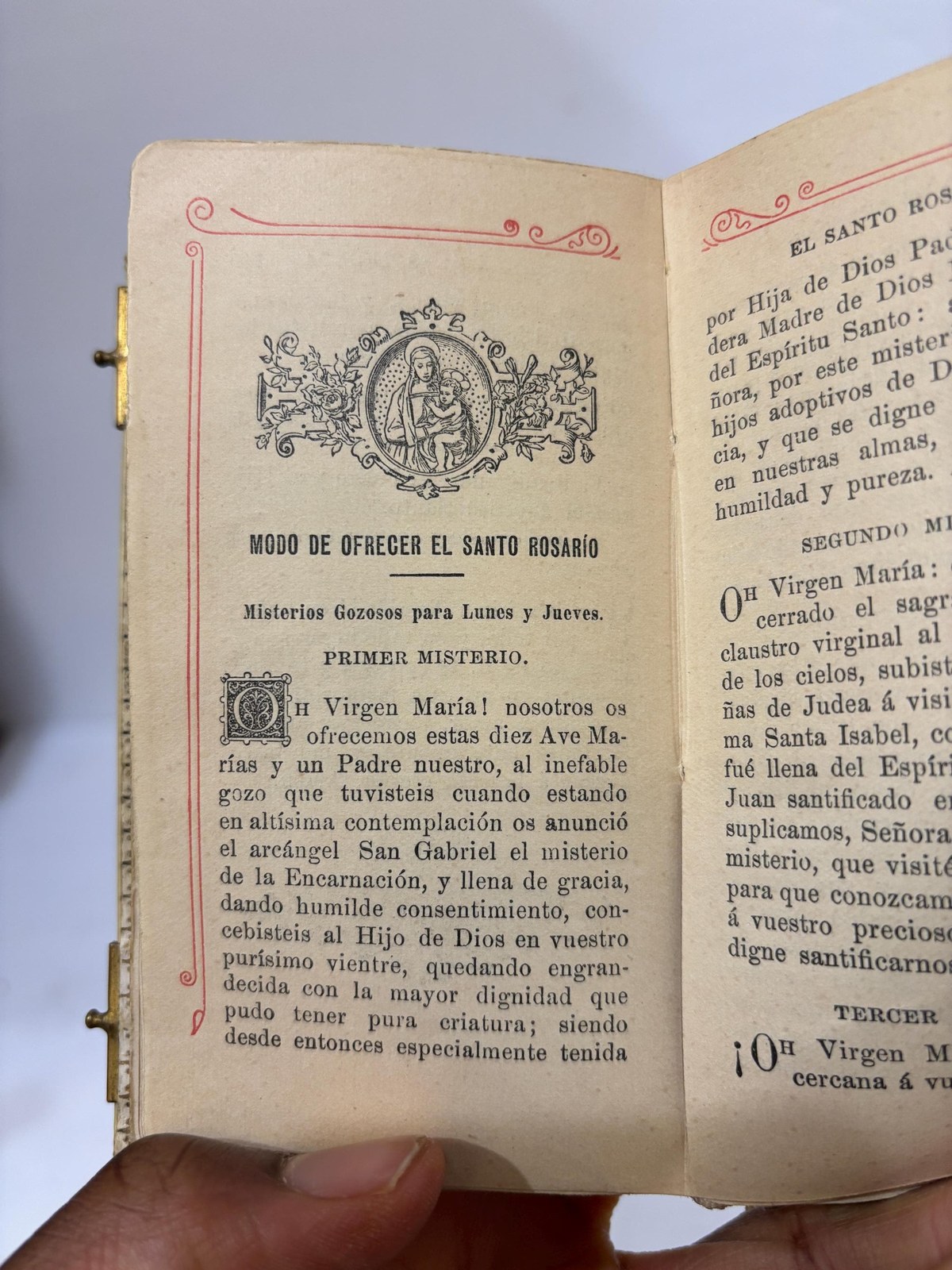 J. A. De Lavalle Oraciones Para asistir al Santo Sacrificio de la Misa y para recibir los Santos Sacramentos de la Penitencia Sagrada Comunión, con la práctica para andar El Vía-Crucis y ofrecer el Santo Rosario, Salmos, etc. Edición aumentada con La Semana Santa Translated: J. A. De Lavalle Prayers To attend the Holy Sacrifice of the Mass and to receive the Holy Sacraments of Penance and Holy Communion, with the practice for making The Way of the Cross and offering the Holy Rosary, Psalms, etc. Expanded edition with Holy Week Spanish Language — photograph 8.