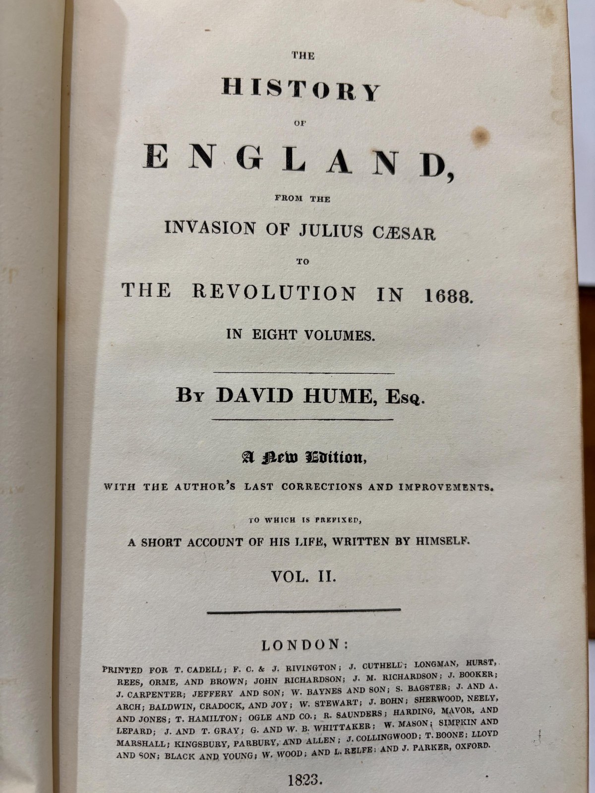 The History of England, From The Invasion of Julius Caesar to The Revolution in 1688. In Eight Volumes. A New edition, With The Author's Last Corrections and Improvements. To Which is Prefixed, A Short Account of His Life, Written by Himself. — photograph 8.