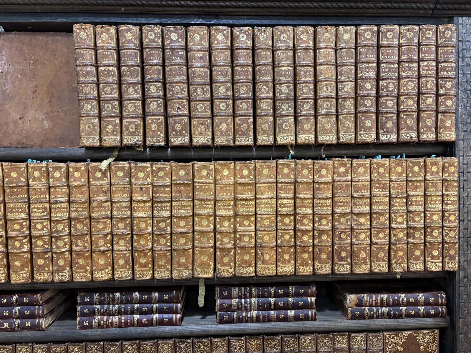 Histoire Universelle, Depuis Le Commencement Du Monde, Jusqu’a Present. Traduite De L’anglois D’une Société De Gens De Lettres. Translated: Universal History, From The Beginning Of The World, Up To The Present. Translated From The English By A Society Of Learned Men. French Language. 46 Volumes, Illustrated with maps, plans, charts, plates — photograph 2.