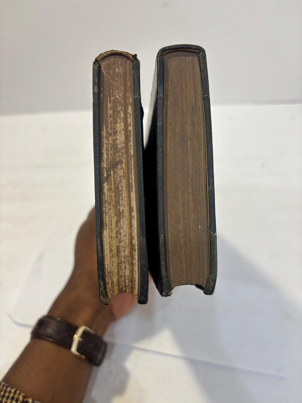 La Demoiselle Du Cinquieme Translated: The Young Lady of The Fifth (2 volumes) — photograph 10.