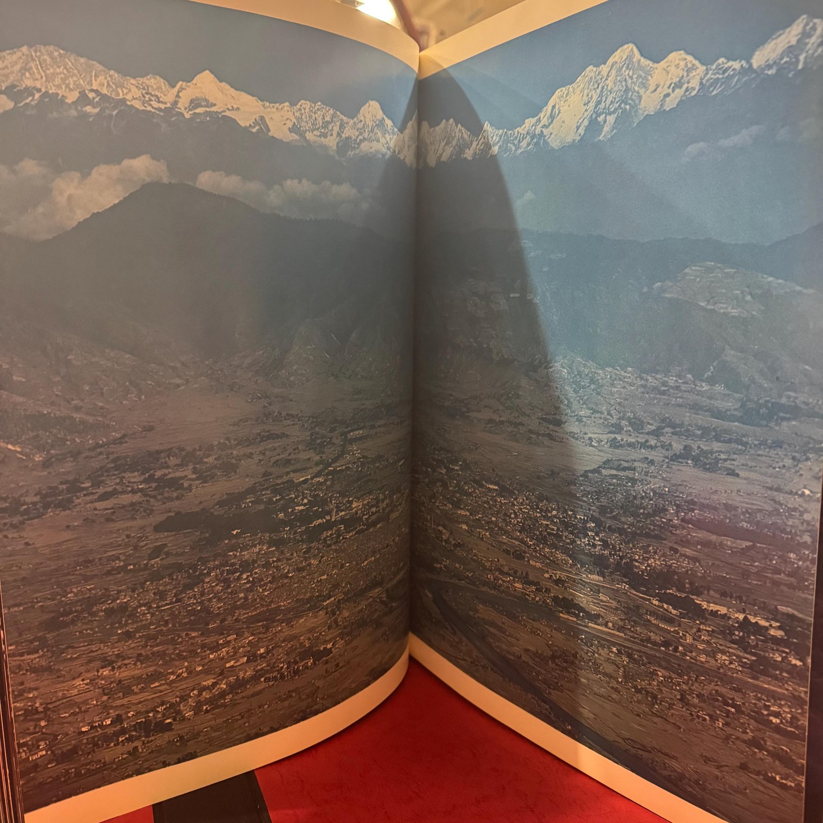 Himalayas, Photographed by Yoshikazu Shirakawa — photograph 10.