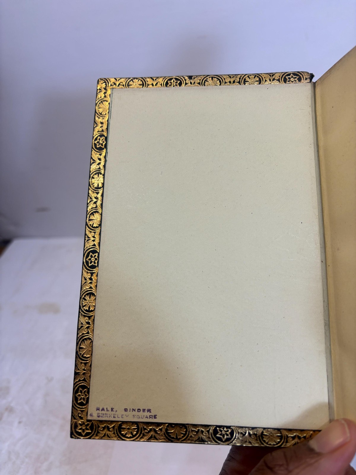 Highland Widow. Double Fore-Edge Painting. Golfers and Mermaids. — photograph 8.