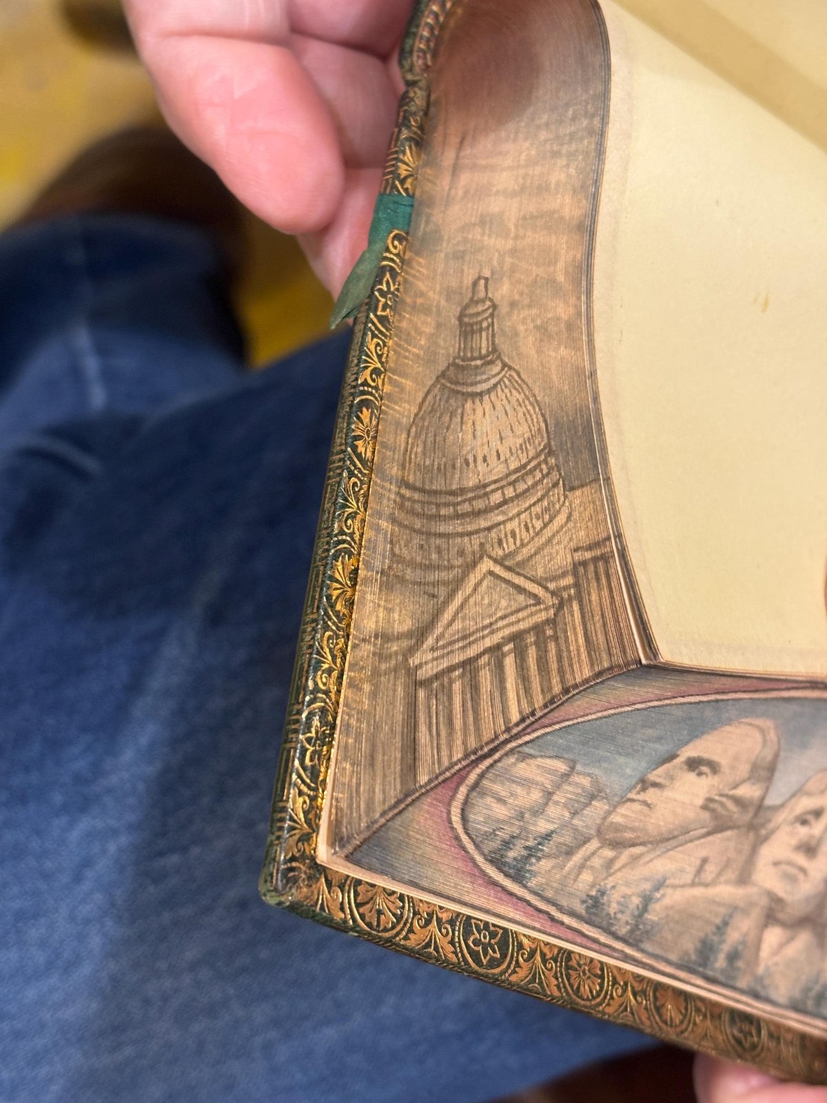 Bride of Lammermoor. 3 sided Fore-Edge Painting. Mr. Rushmore, Capitol, Washington Monument. — photograph 3.