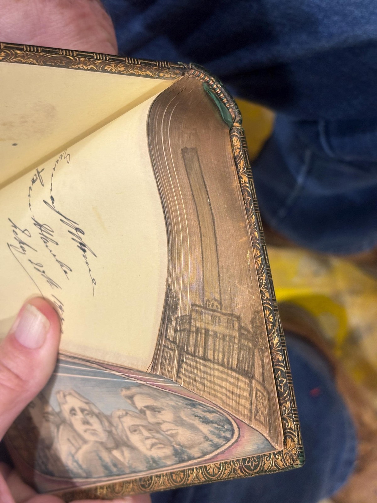 Bride of Lammermoor. 3 sided Fore-Edge Painting. Mr. Rushmore, Capitol, Washington Monument. — photograph 5.
