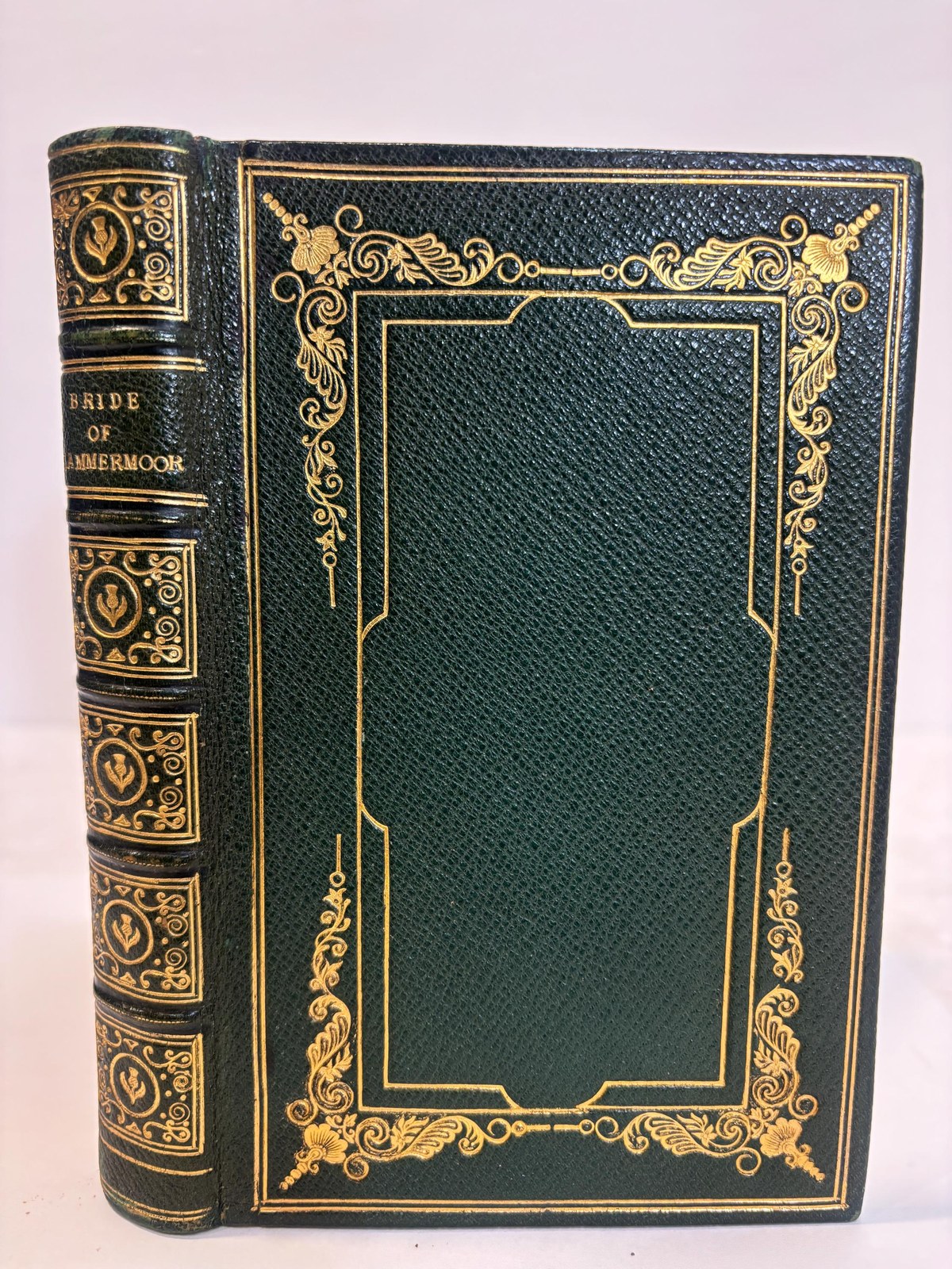 Bride of Lammermoor. 3 sided Fore-Edge Painting. Mr. Rushmore, Capitol, Washington Monument. — photograph 7.