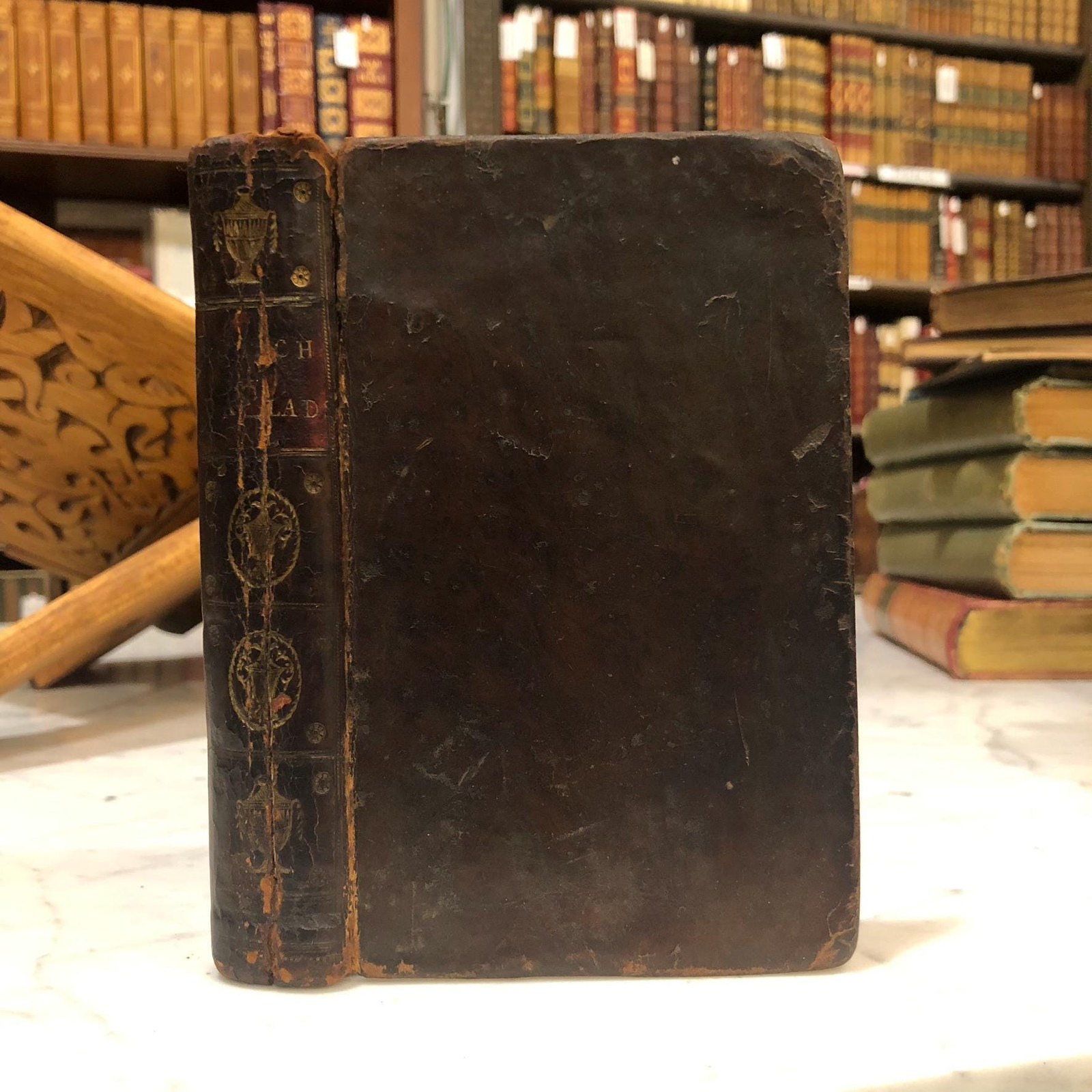 Select Collection of Favourite Scotish Ballads, With Copperplates. Vol.I. - Vol.IV. — photograph 5.