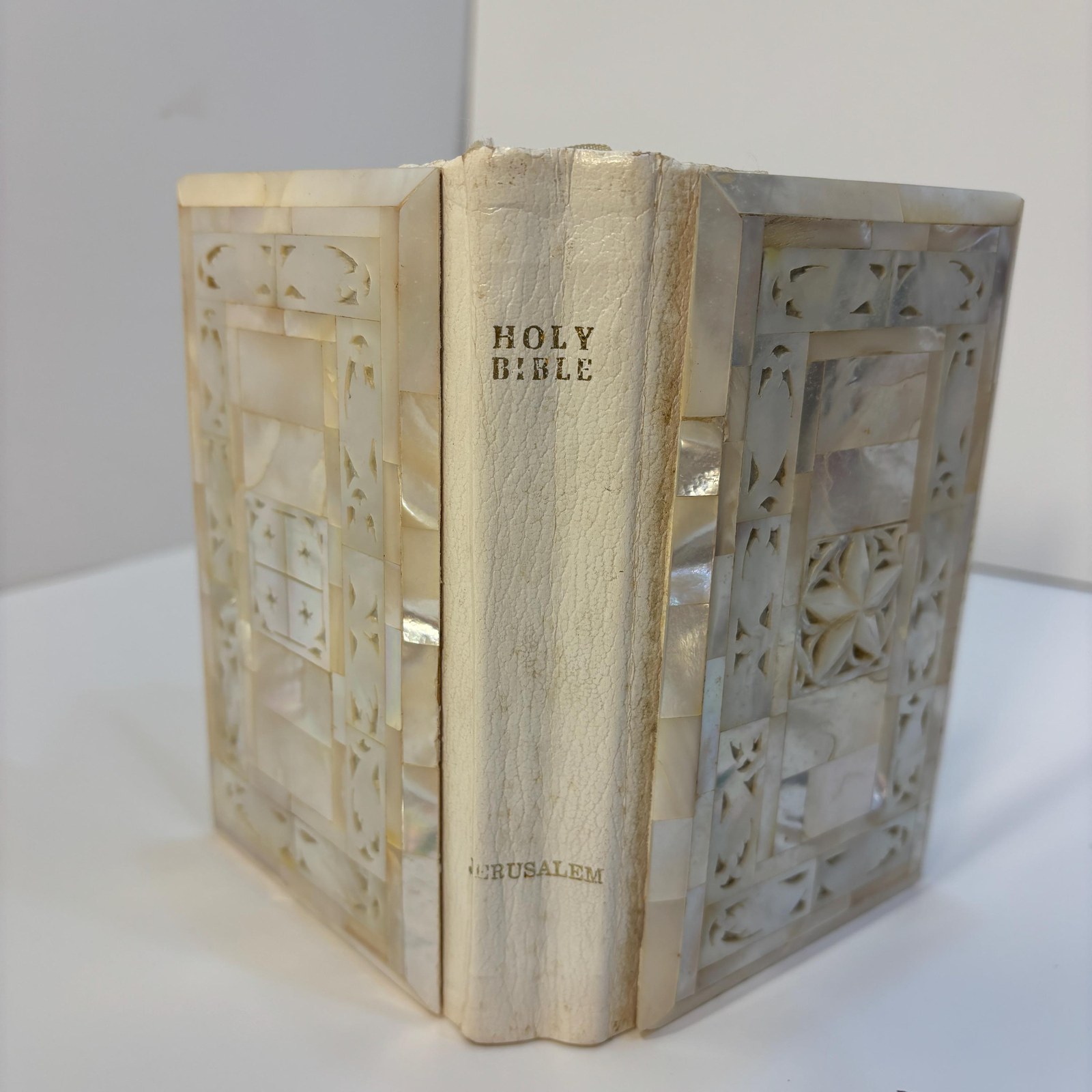 Holy Bible Containing the Old and New Testaments …and revised by His Majesty's special command. — photograph 6.