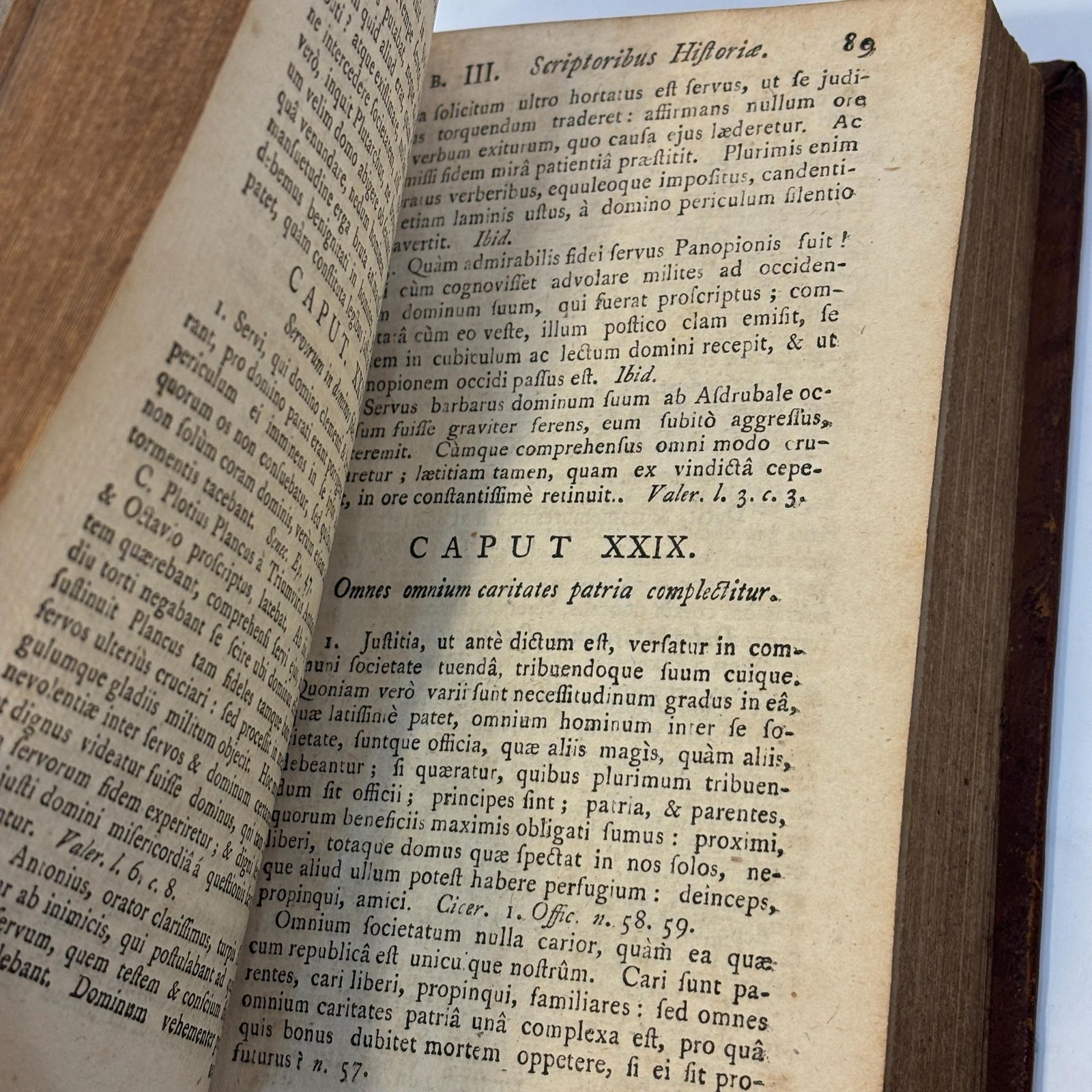 Selectæ E Profanis Scriptoribus Historiæ, Quibus admista sunt Varia Honeste Vivendi Præcepta, Ex iisdem Scriptoribus deprompta. Editio Tertia. Translated: Selections From profane (that is, non-sacred) Writers, Of histories, To which are added Various precepts For living honorably, Drawn from those same writers. Third edition. — photograph 7.