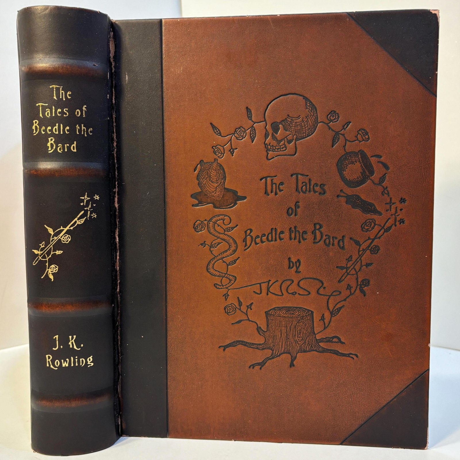 The Tales of Beedle The Bard, Translated from Three Original Runes by Hermione Granger, With Commentary by Professor Albus Dumbledore — photograph 2.