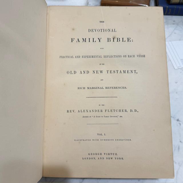 The Devotional Family Bible: With Practical and Experimental Reflections on Each Verse of The Old and New Testament, and Rich Marginal References. Illustrated with Numerous Engravings. (2 volumes) — photograph 4.