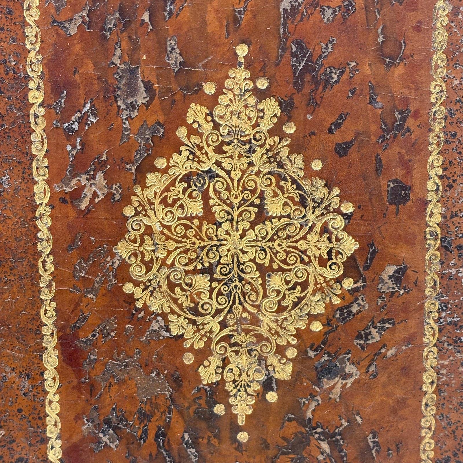 Taferelen Der Voornaamste Geschiedenissen Van Het Oude En Nieuwe Testament,En Andere Boeken, Bij De Heilige Schrift Gevoegt, Door De Vermaarde Kunstenaars Hoet, Houbraken, en Picart Getekent, En Van De Beste Meesters In Koper Gesneden, En Met Beschrijvingen Uitgebreid. Het Eerste Deel. Translated: Scenes Of The Principal Histories Of The Old And New Testament, And Other Books Added To Holy Scripture, Drawn By The Renowned Artists Hoet, Houbraken, and Picart, And Engraved On Copper By The Best Masters, And Expanded With Descriptions. Dutch Picture Bible, 3 vols. — photograph 10.
