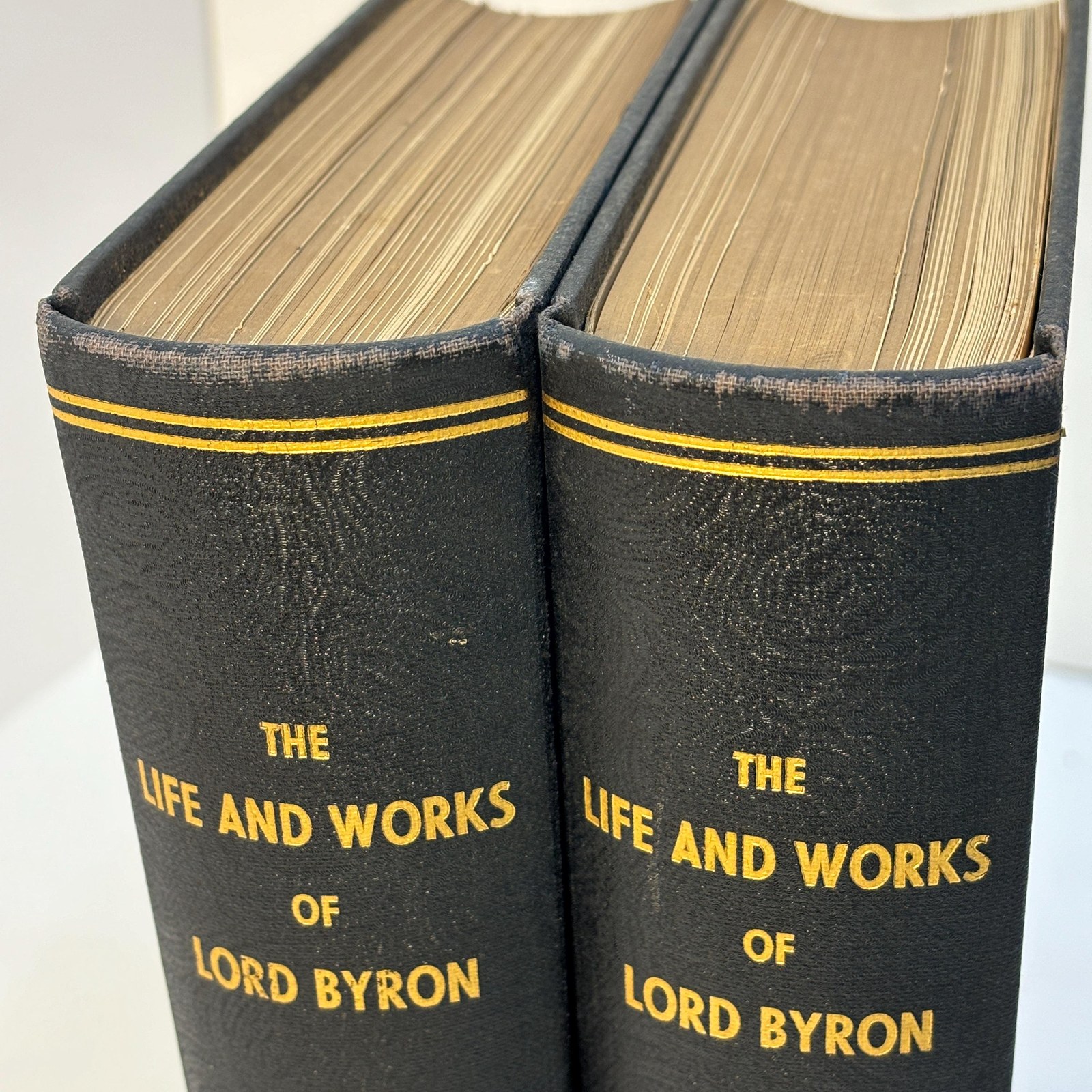 The Drawing-Room Edition of The Poetical Works of Lord Byron: With Illustrative Notes, and a Memoir of The Life of The Author. (2 Volumes) 72 engraved plates. — photograph 10.