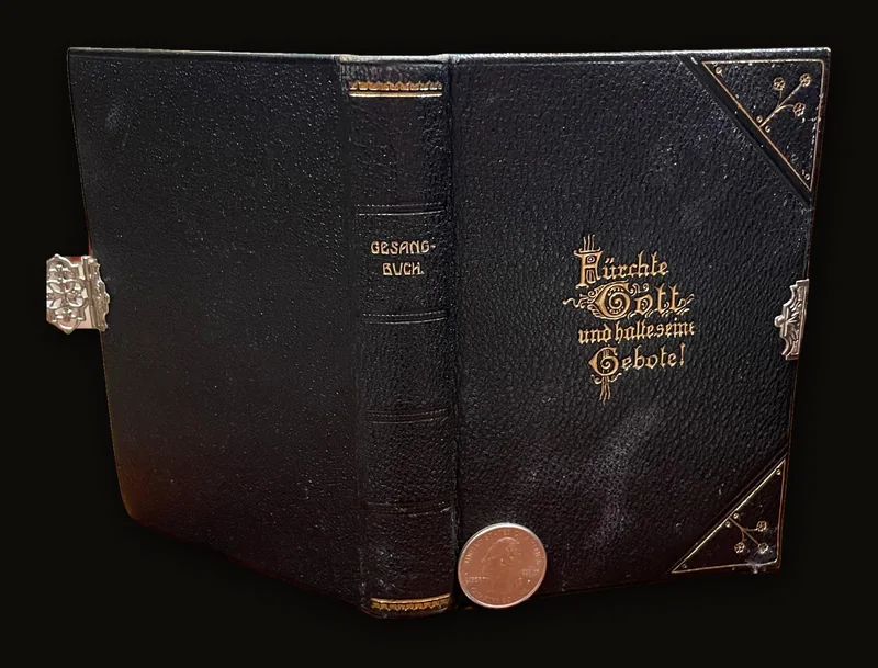 Gesangbuch für die evangelische Kirche der Kantone Glarus, Graubünden, St. Gallen und Thurgau // [Song book for the evangelicals of the districts of Glarus, Graubünden, St. Gallen and Thurgau].