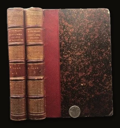 Costumes Anciens et Modernes Habiti antichi et moderni di tutto il mondo. Précédé d'un essai sur la gravure sur bois par M. Amb. Firmin Didot. (513 illustrations).