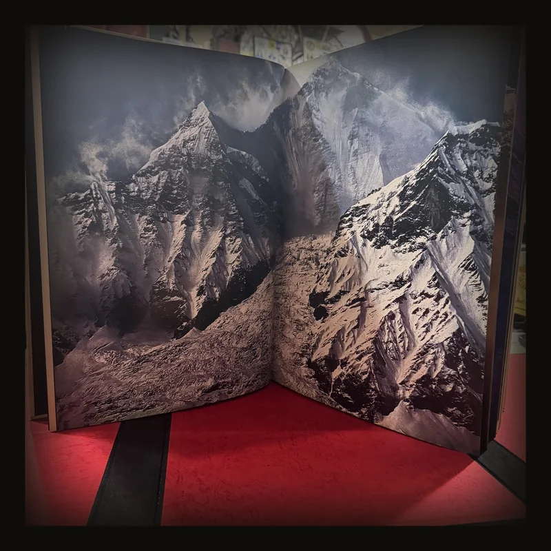 Himalayas, Photographed by Yoshikazu Shirakawa.